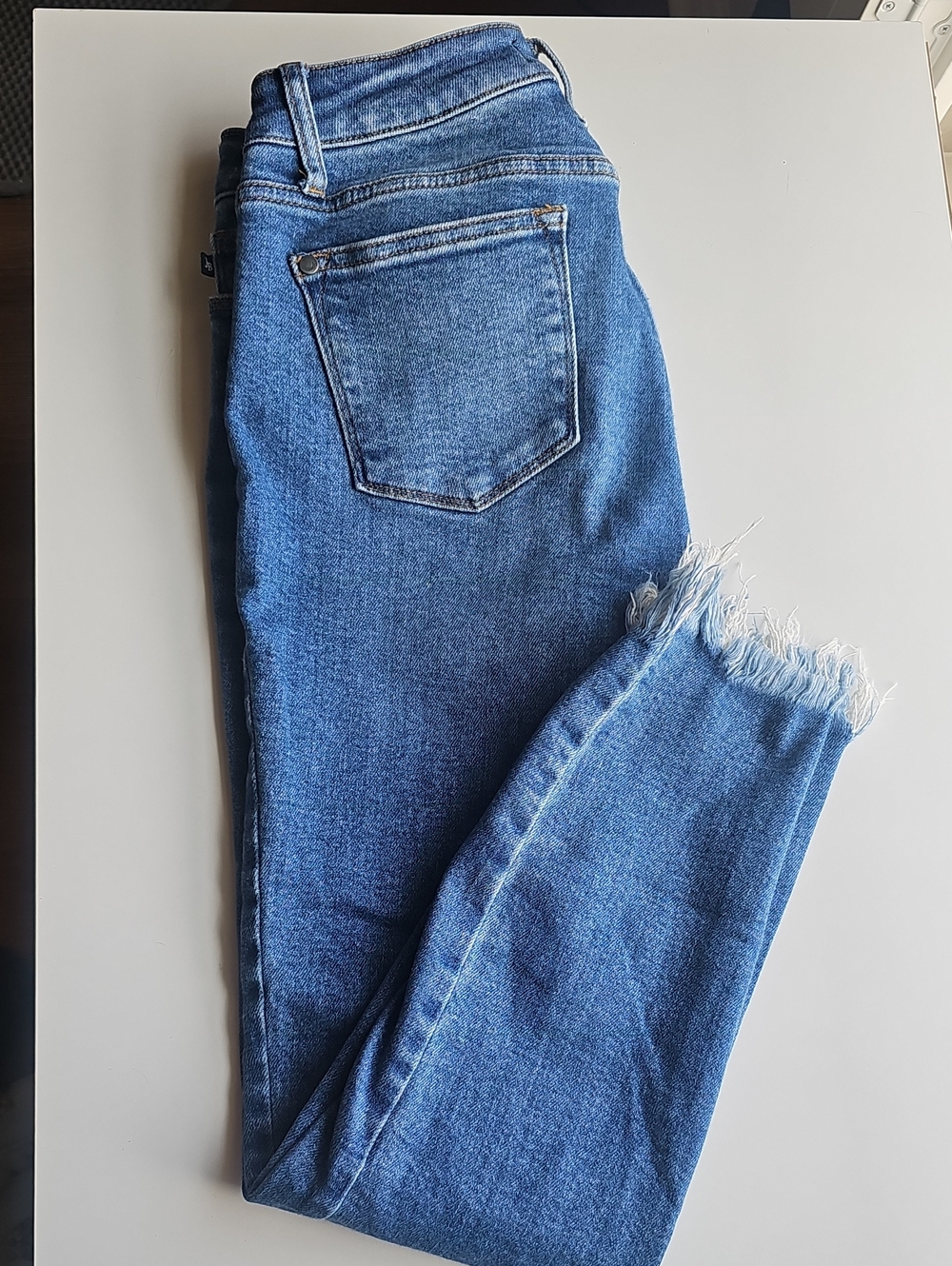 Judy Blue Medium Blue High-Rise Frayed Ankle Shark Bite Jeans